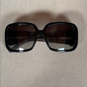 Burberry sunglasses